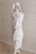 Load image into Gallery viewer, Léush Snuggle Towel