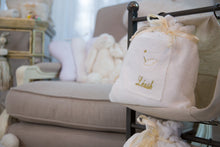 Load image into Gallery viewer, Léush Snuggle Towel