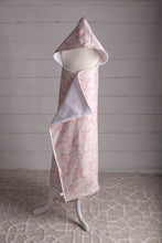Load image into Gallery viewer, Hooded Children’s Towel