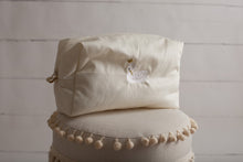 Load image into Gallery viewer, Ivory Diaper Bag set of 3 items